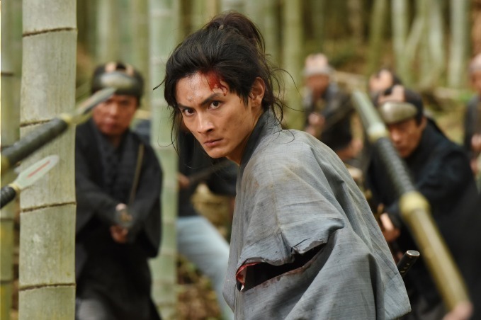 高良健吾にインタビュー - 演じる“距離感”、役として作品の中に“居る”ということ｜写真5