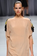 カミシマチナミ 2013年春夏コレクション - 蝶が告げる、光あふれる春のおとずれ｜写真26