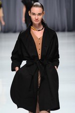 カミシマチナミ 2013年春夏コレクション - 蝶が告げる、光あふれる春のおとずれ｜写真28