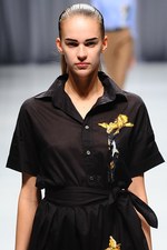 カミシマチナミ 2013年春夏コレクション - 蝶が告げる、光あふれる春のおとずれ｜写真32