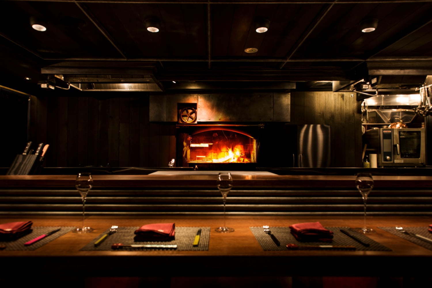 ミシュラン｜「薪焼 銀座おのでら」東京・銀座にオープン - 五感で味わう“薪焼き”料理