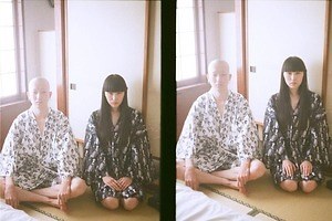 イクミ“デザイナーの親族”のフォトプリント入り甚平発売、4年ぶりに人気下駄の復刻も