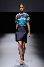 ジェイエヌビーワイ(JNBY) 2013年春夏コレクション - 光沢と柔らかい迷彩色で魅せるネオ・スポーティ｜写真22