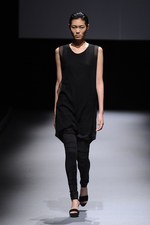 ジェイエヌビーワイ(JNBY) 2013年春夏コレクション - 光沢と柔らかい迷彩色で魅せるネオ・スポーティ｜写真51