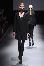 ジェイエヌビーワイ(JNBY) 2013年春夏コレクション - 光沢と柔らかい迷彩色で魅せるネオ・スポーティ｜写真57