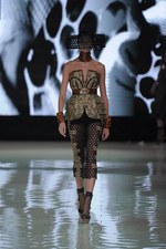 アレキサンダー・マックイーン 2013年春夏ウィメンズコレクション - ハチが象徴する濃密なセクシャリティ｜写真3