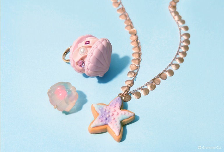 Q-pot.“海”のようなマーブルカラーのスターフィッシュクッキーリング＆貝殻マカロンリングなど｜写真1