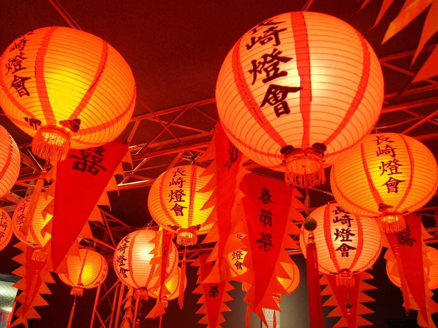 福岡マリンワールド海の中道 夜のすいぞくかん 夜景 イルカショーなど 九州の祭りを楽しむ夏イベントも ファッションプレス