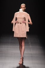 モトナリオノ 2013年春夏コレクション - 内側の仕立てのよさをデザインの表面に｜写真3