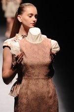 モトナリオノ 2013年春夏コレクション - 内側の仕立てのよさをデザインの表面に｜写真8