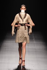 モトナリオノ 2013年春夏コレクション - 内側の仕立てのよさをデザインの表面に｜写真10