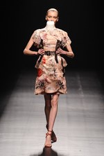 モトナリオノ 2013年春夏コレクション - 内側の仕立てのよさをデザインの表面に｜写真14