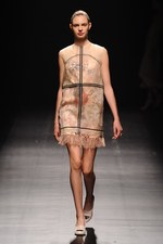 モトナリオノ 2013年春夏コレクション - 内側の仕立てのよさをデザインの表面に｜写真48