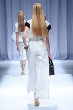 ユキコ ハナイ 2013年春夏コレクション - 美の象徴としてのサンクチュアリー｜写真25