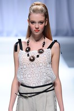 ユキコ ハナイ 2013年春夏コレクション - 美の象徴としてのサンクチュアリー｜写真27