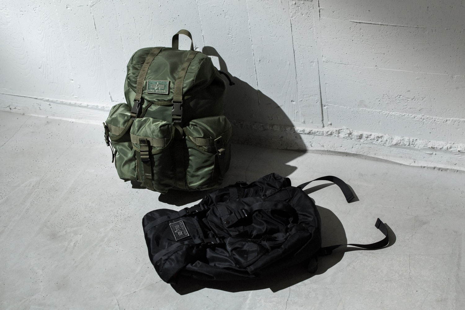 アルファ インダストリーズ“MA-1”のフライトナイロン着想の新作バッグ、サコッシュやバックパック｜写真17