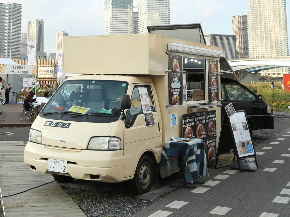 野外グルメイベント「新豊洲サマーナイトマルシェ」豊洲市場の食材を使ったグルメを堪能、野菜や加工品も｜写真10