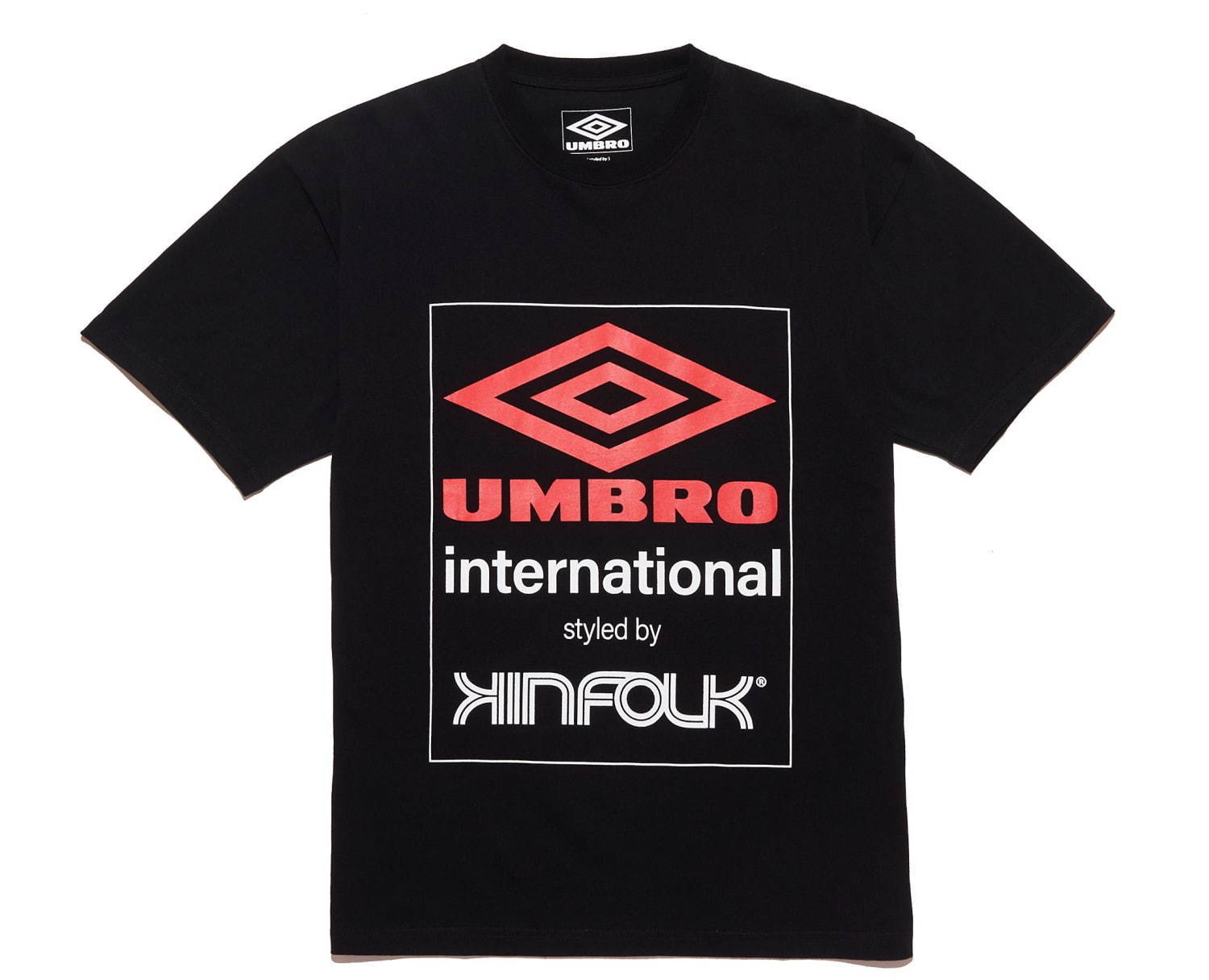アンブロ×キンフォーク、サッカーのユニフォームを再現したシャツやロゴTシャツなど｜写真10