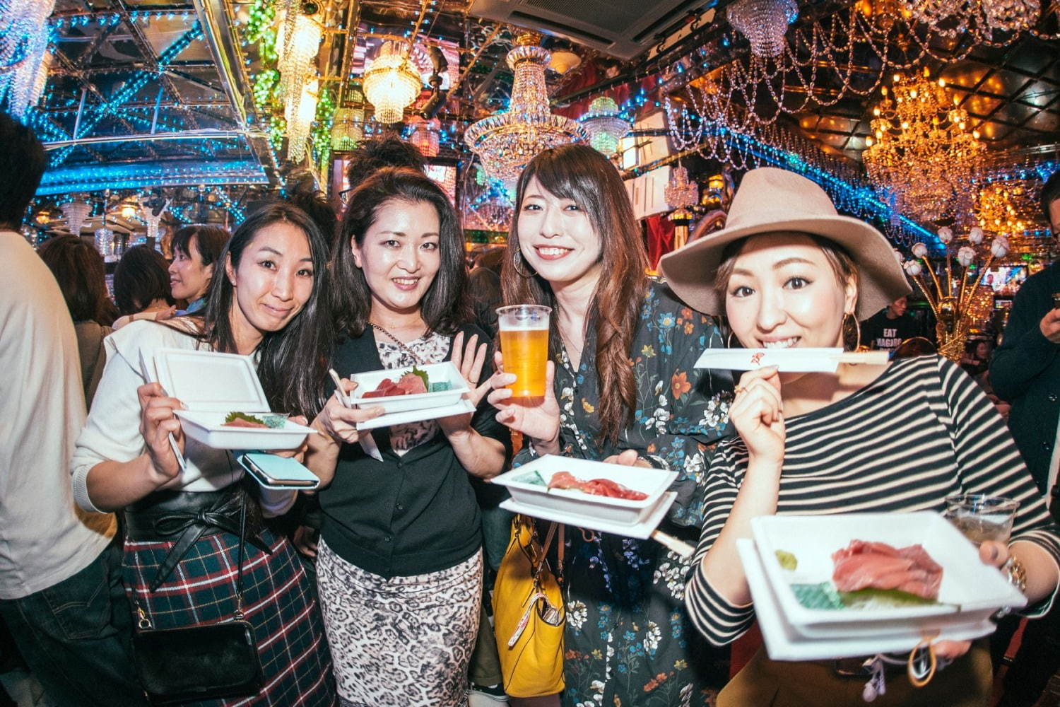 音楽×マグロ解体ショー「マグロハウス盆踊り」新宿で開催、マグロとシャンパンを非日常空間で｜写真3