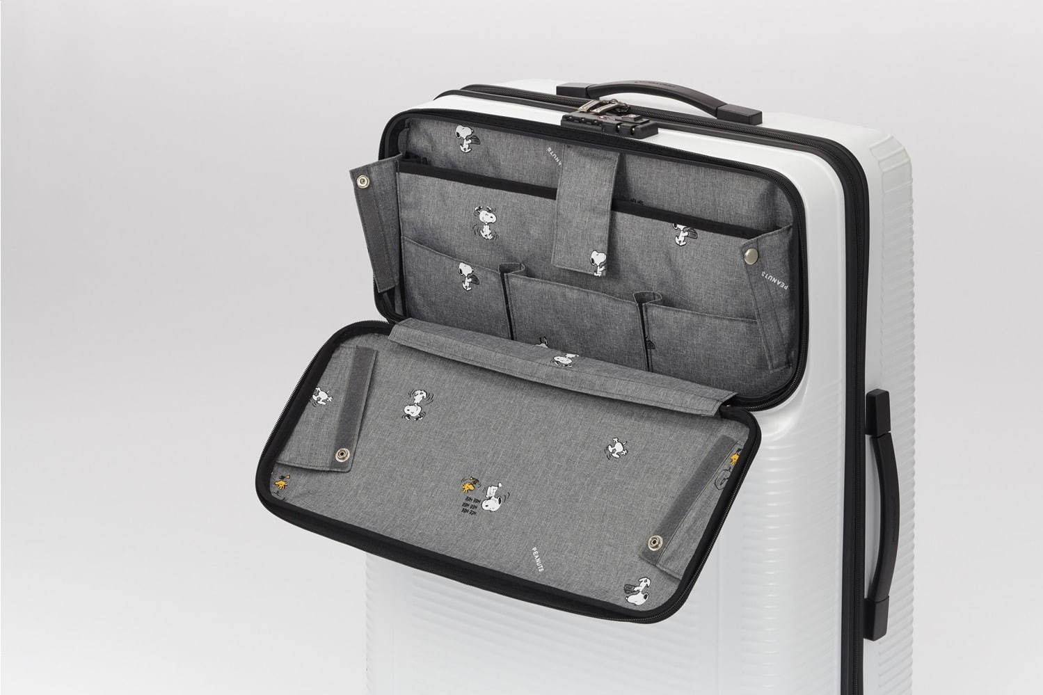 プロテカ×ピーナッツの限定スーツケース、内装＆カバーにスヌーピー＆ウッドストックの総柄プリント｜写真4