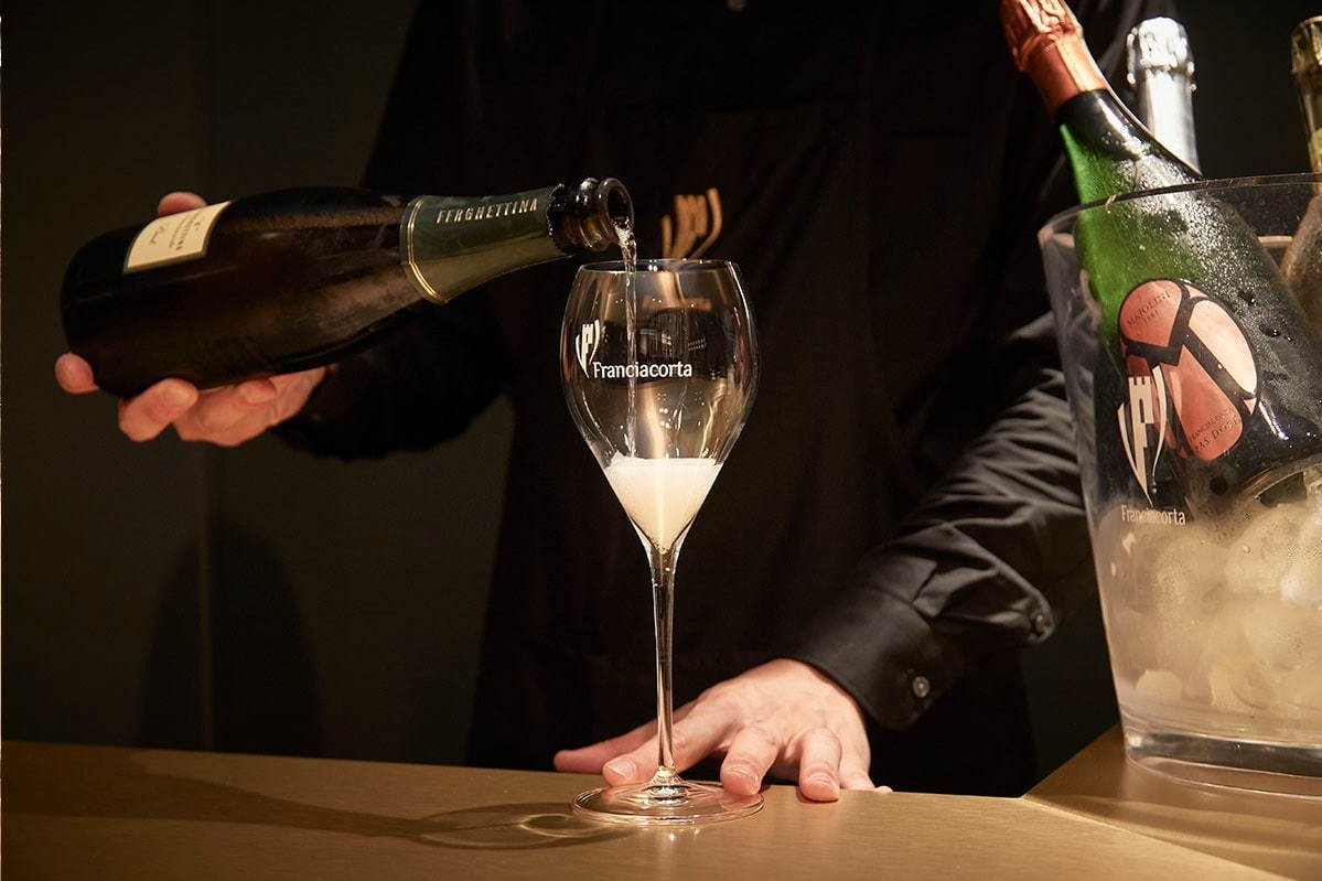 イタリア最高峰スパークリングワイン「フランチャコルタ」日本初バーを阪急メンズ東京にオープン｜写真1