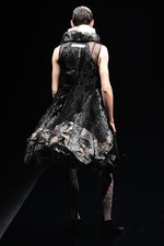 アリスアウアア 2013年春夏コレクション - 原点であるロンドンにオマージュを捧げた幻想的な世界｜写真40