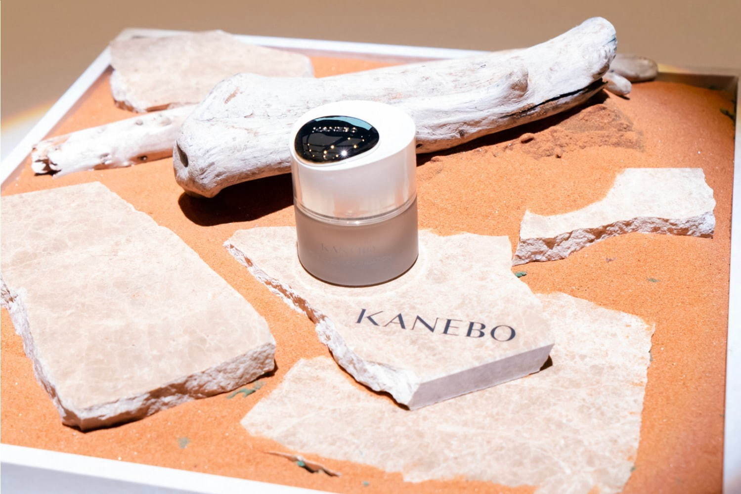 KANEBO最高級ライン“2段階で仕上がりが変わる”新クリーム ファンデ ...