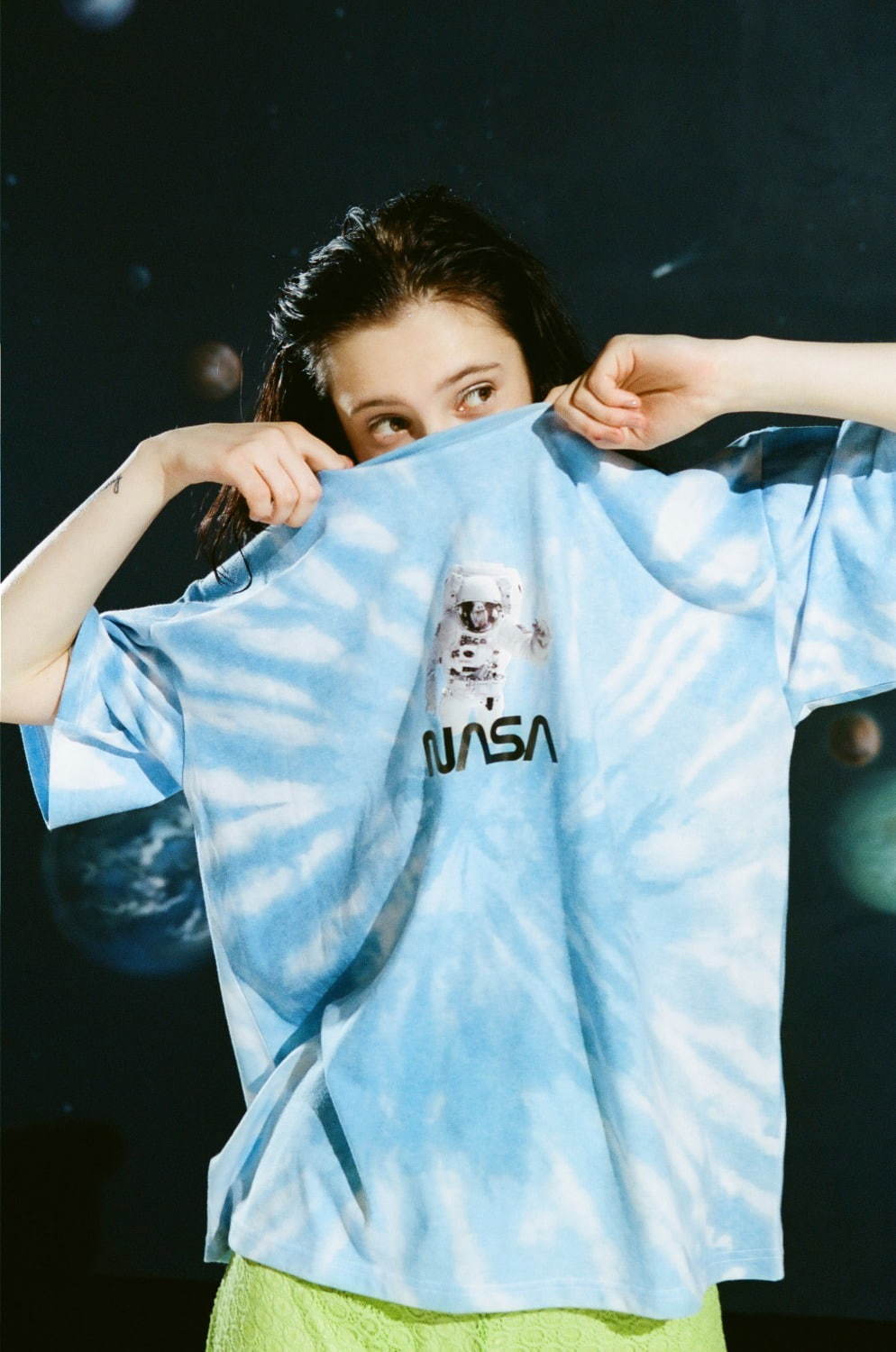 X-girl×NASAのTシャツ - 宇宙飛行士やNASAマークプリント、“宇宙服”モチーフも｜写真7