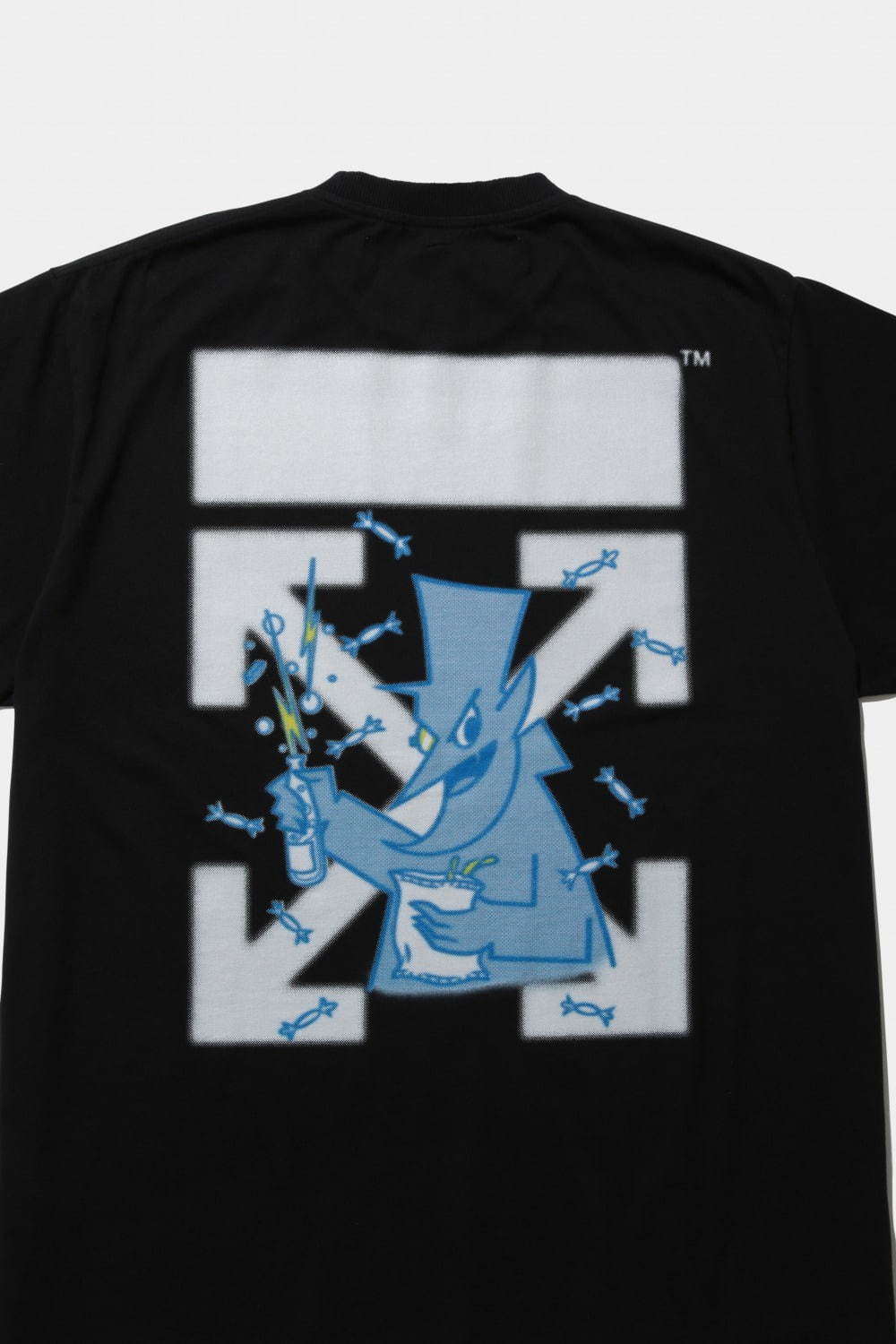 オフ-ホワイト×藤原ヒロシのフラグメントから矢印モチーフTシャツ 