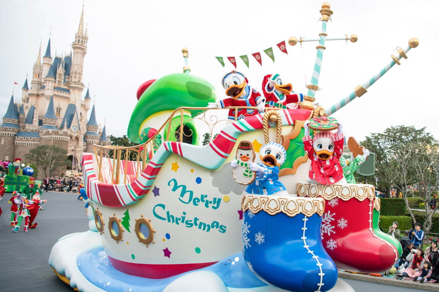 東京ディズニーランド＆シーのクリスマス - ショーやパレード、グッズ、フード情報を全公開｜写真1