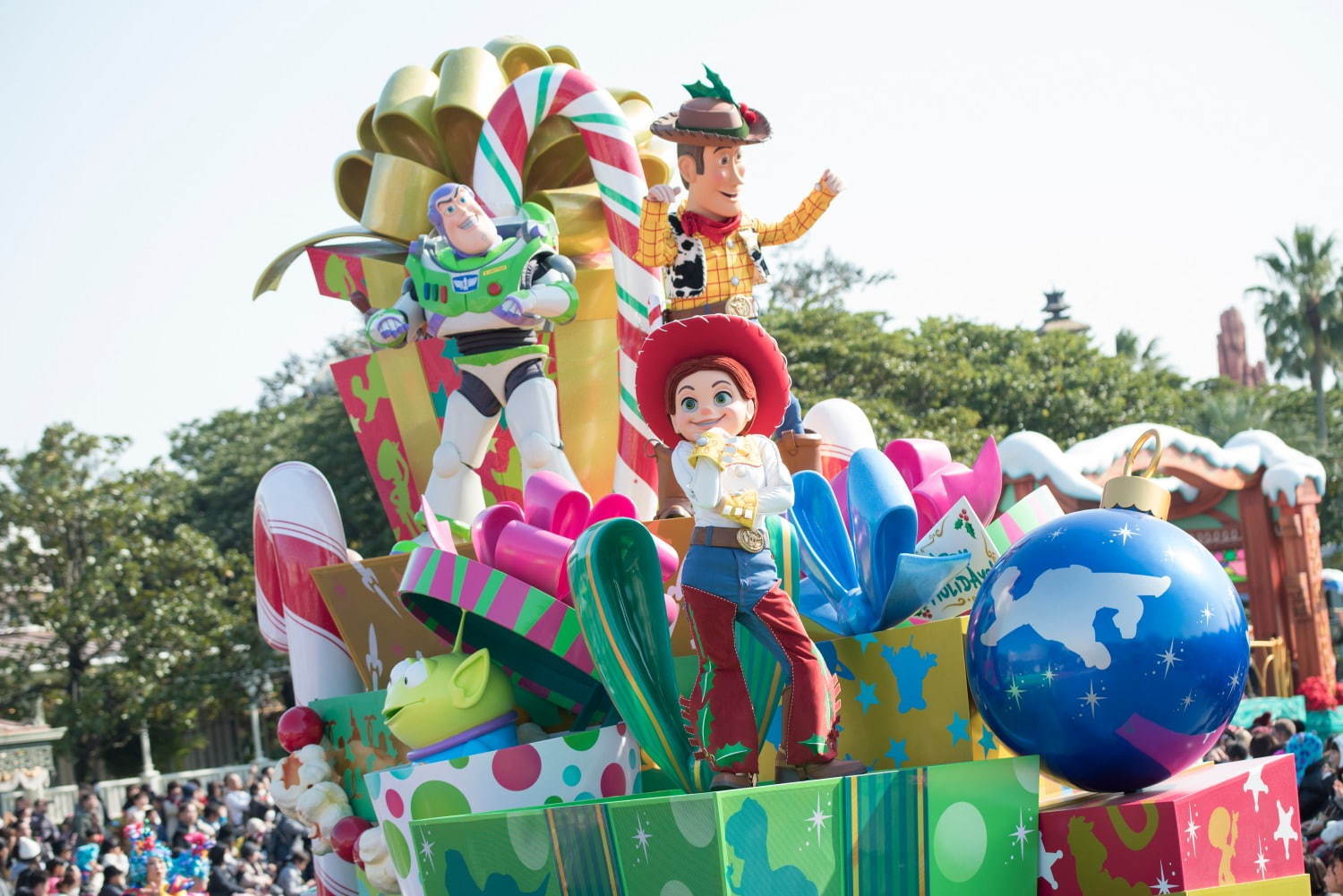 東京ディズニーランド シーのクリスマス ショーやパレード グッズ フード情報を全公開 ファッションプレス