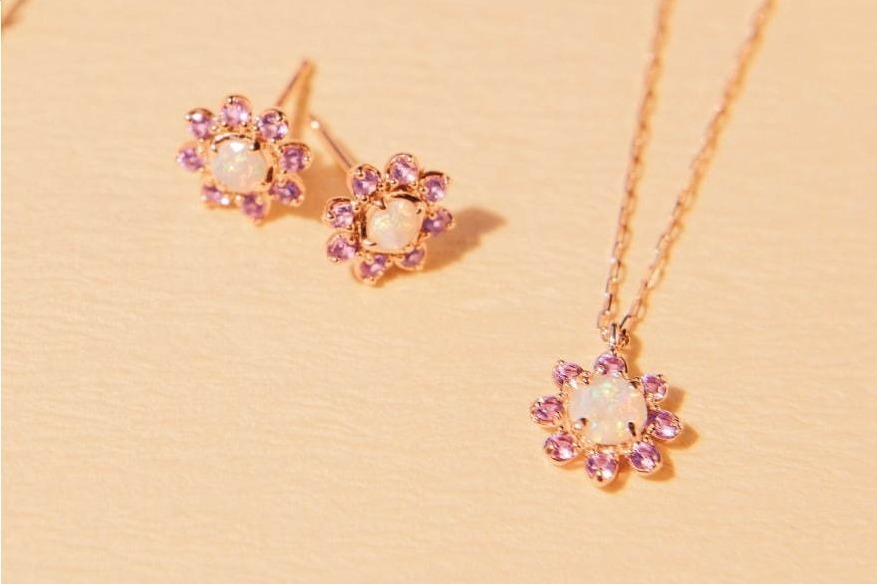 4℃の秋ジュエリー、アメシスト＆オーパルの“コスモス”ネックレスや“アコヤパール”ピアス