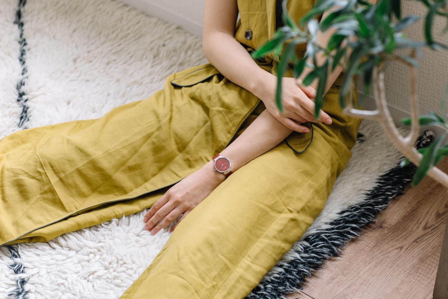 ベーリング、“上品レッド”の新作レディース腕時計 - ミニマル＆華奢デザインの6型｜写真2