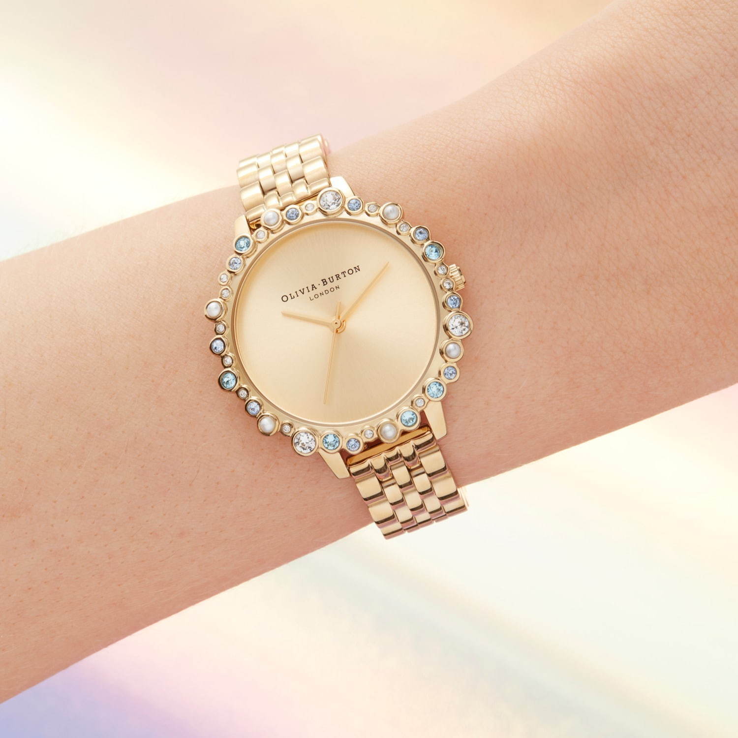 オリビア・バートン“夏の海”イメージの腕時計、キラキラクリスタル付き新宿限定ウォッチ | 写真