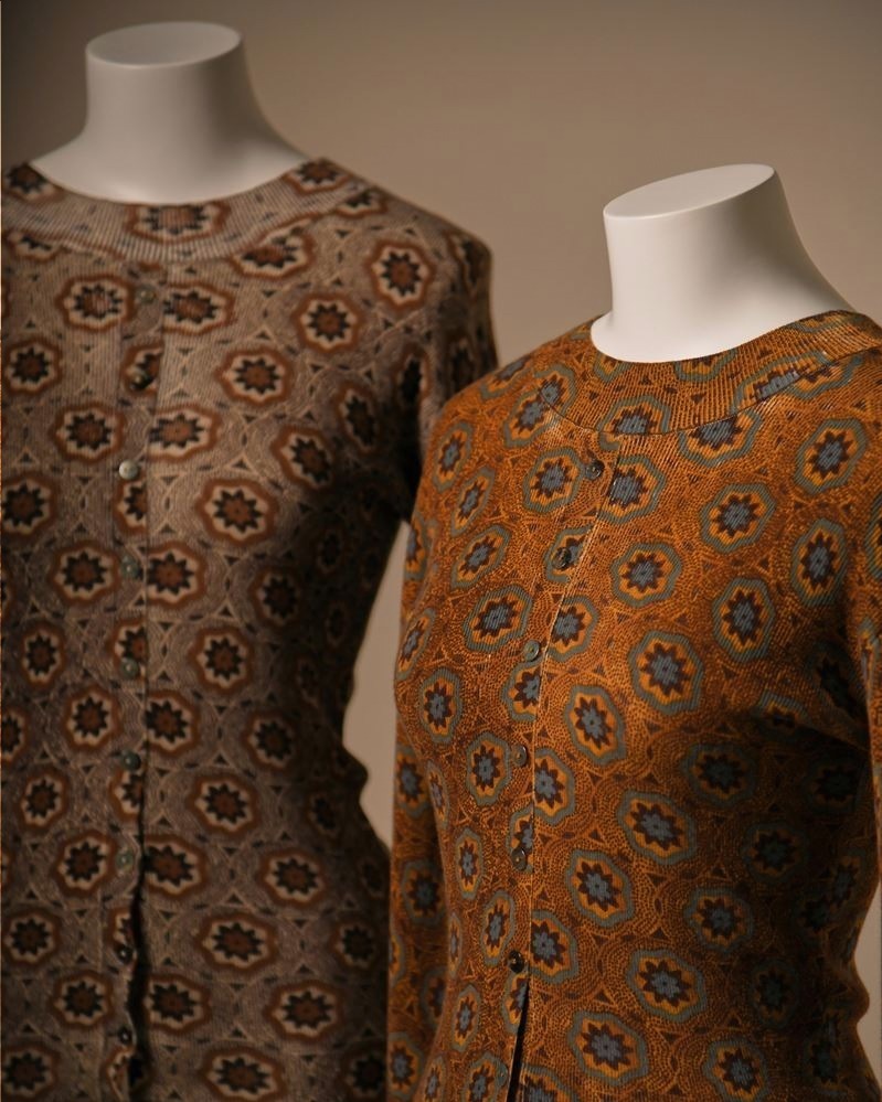 リリー ブラウン18世紀の洋服を再現したボウタイコート＆ドレス