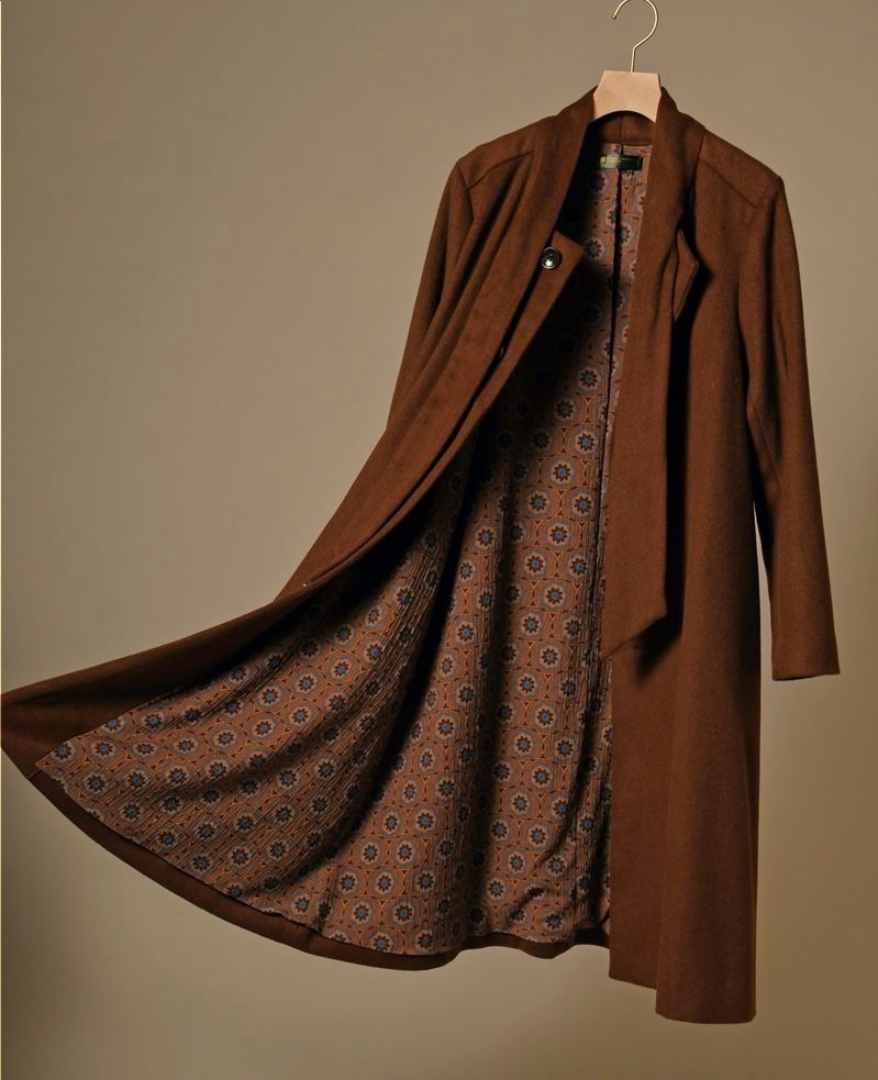 注目の リリー ブラウン18世紀の洋服を再現したボウタイコート＆ドレス ジャケット・アウター