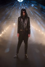 ラッド ミュージシャン 2013年春夏コレクション - ミステリアスに闇に溶け込むMININAL ART ROCKスタイル｜写真1