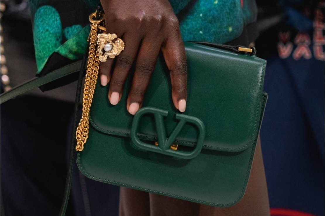 ヴァレンティノ「VLOGO」