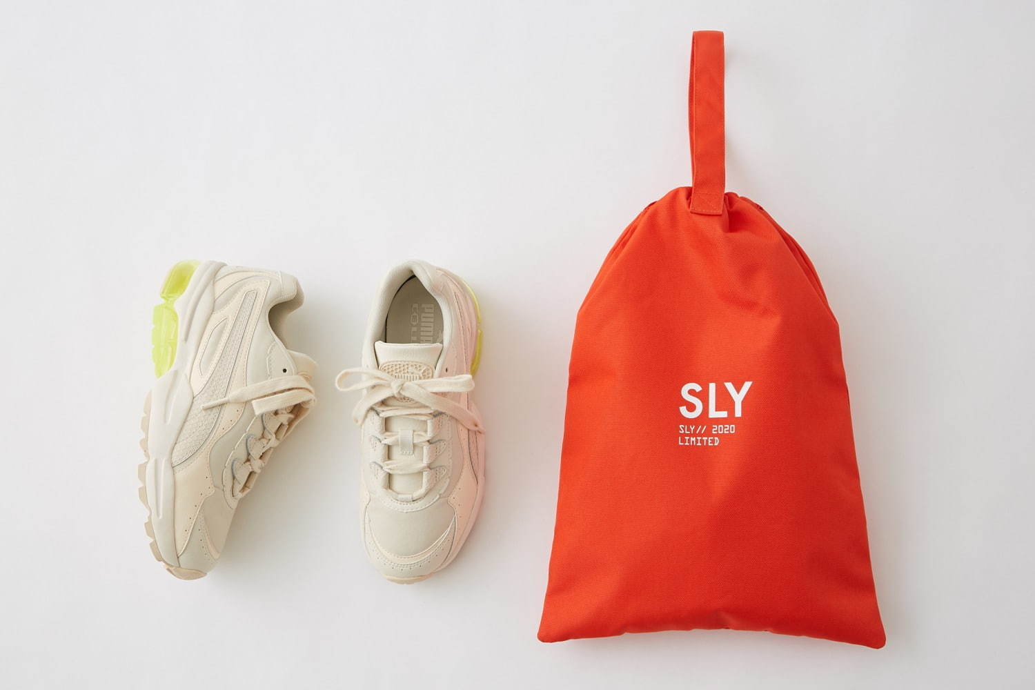 PUMAプーマ ×SLY スライコラボ★フーデッドナイロンコート★ピンクベージュ