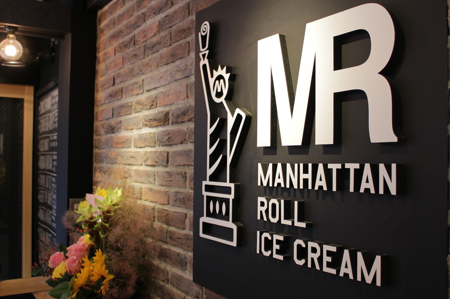 ロールアイス専門店「マンハッタンロールアイスクリーム」アイスを100円で提供、原宿など限定6店舗で｜写真8
