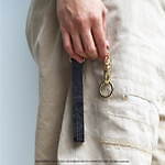 ジャムホームメイド×ベアブリック、金のベアブリックフェイス付きがま口財布＆ホテルキーホルダー｜写真5