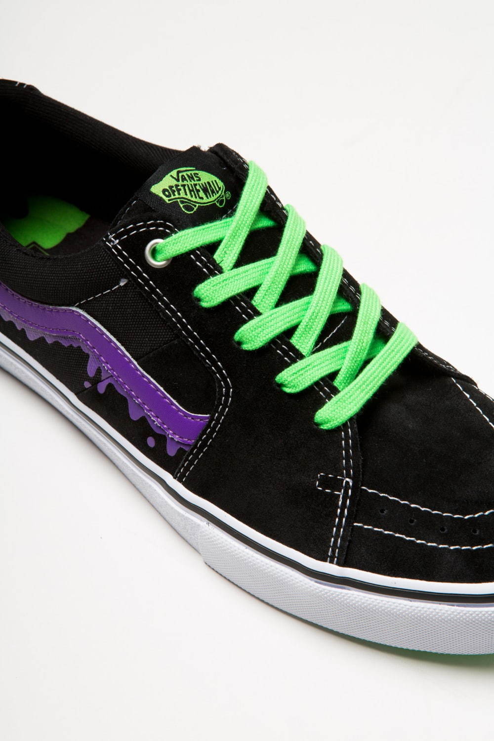 VANS×マジカル・モッシュ・ミスフィッツのスニーカー、“ドロドロ 
