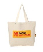 ニコアンド×写真用品コダック、フィルムデザインをプリントしたトートバッグ｜写真5