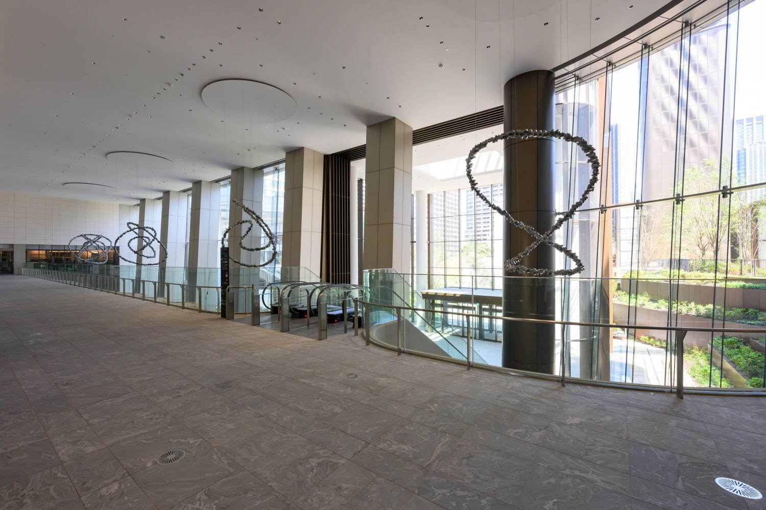 「麻布台ヒルズ」約330mの超高層ビル「森JPタワー」誕生、商業施設に59店舗がオープン｜写真20