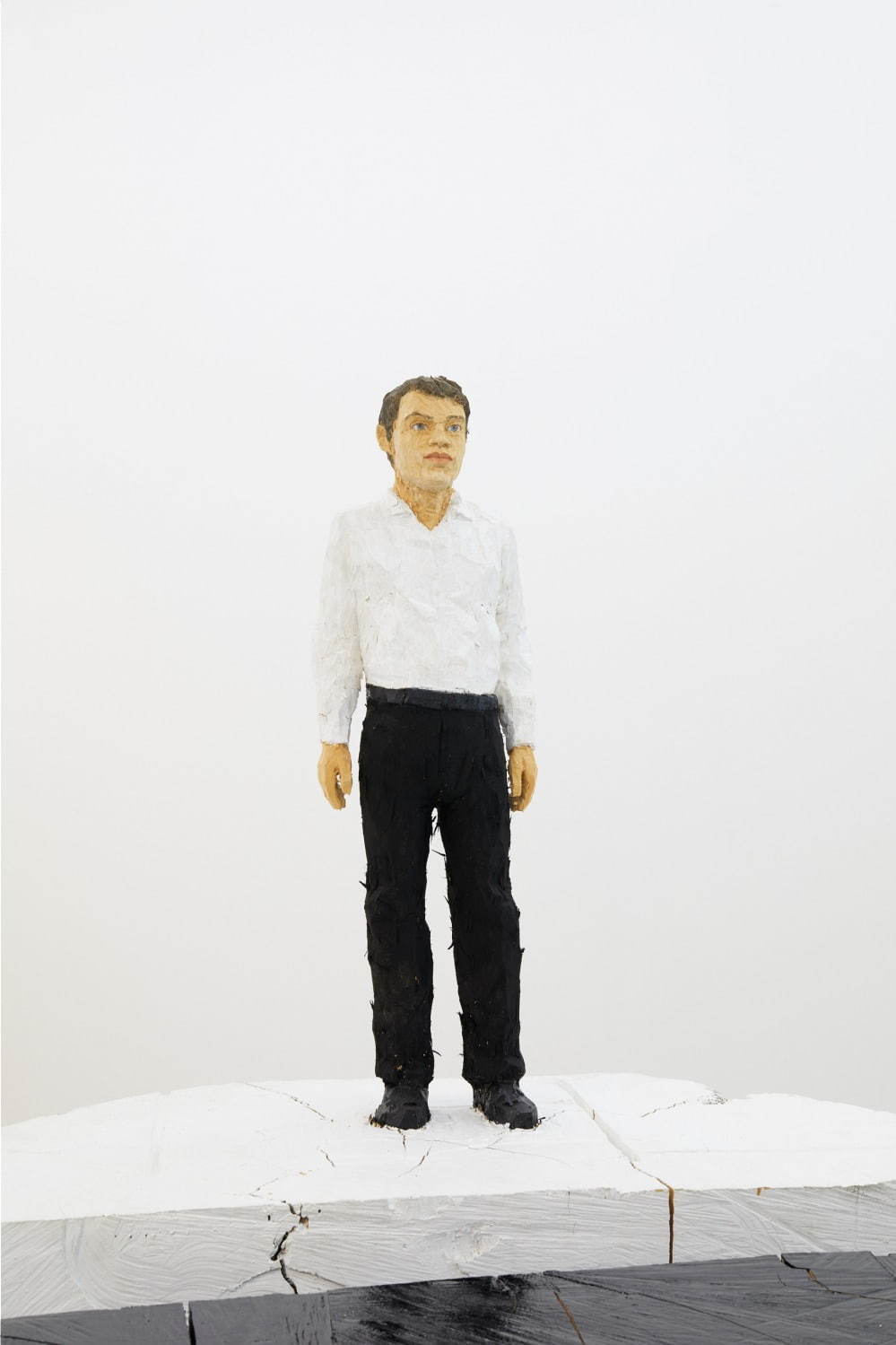 ドイツの彫刻家「シュテファン・バルケンホール展」六本木で“生き生きとした”人物の彫刻作品｜写真14