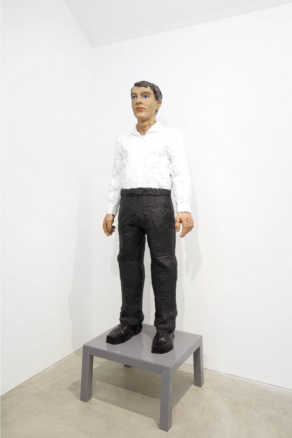 ドイツの彫刻家「シュテファン・バルケンホール展」六本木で“生き生きとした”人物の彫刻作品｜写真12