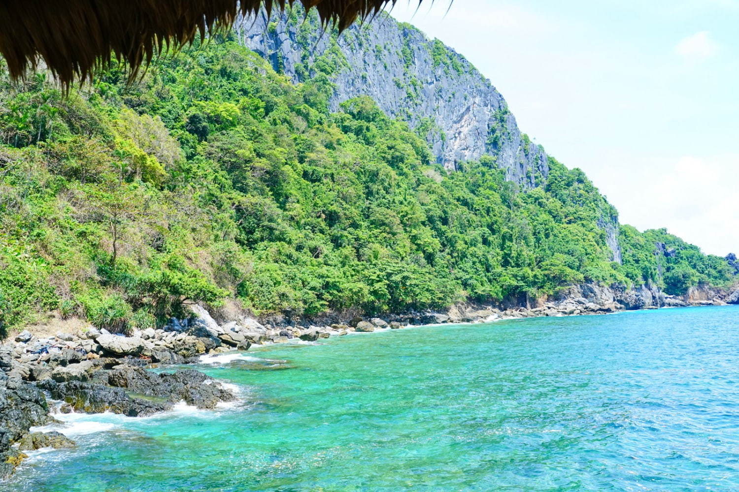 フィリピンの楽園「エルニド」最後の秘境と呼ばれるエメラルドグリーンの海とは？｜写真4