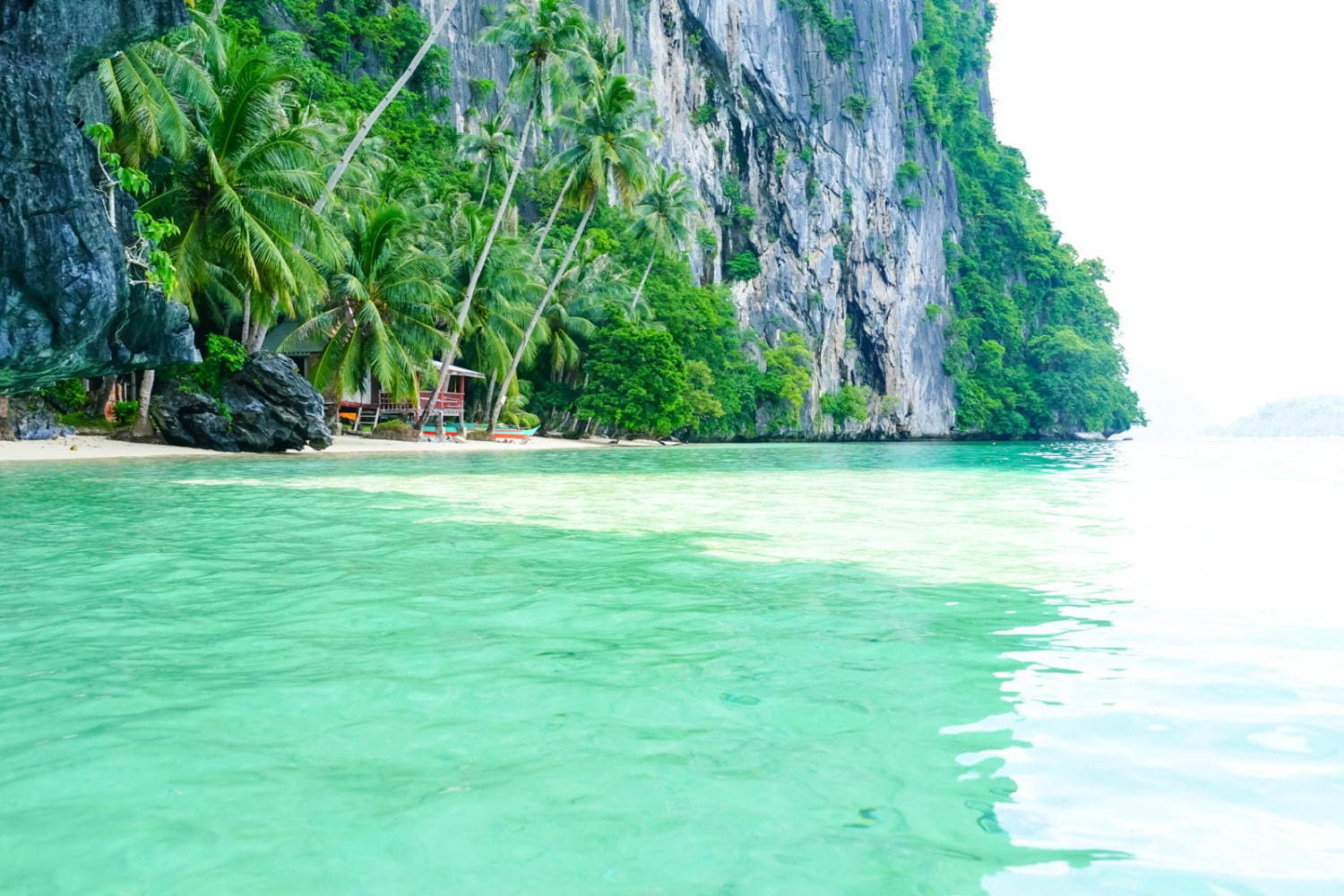 フィリピンの楽園「エルニド」最後の秘境と呼ばれるエメラルドグリーンの海とは？｜写真36