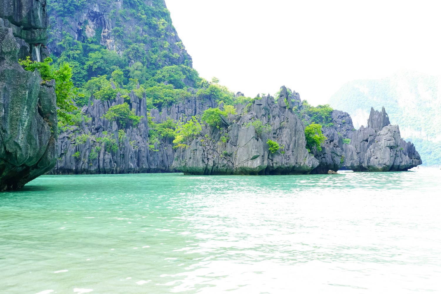 フィリピンの楽園「エルニド」最後の秘境と呼ばれるエメラルドグリーンの海とは？｜写真11
