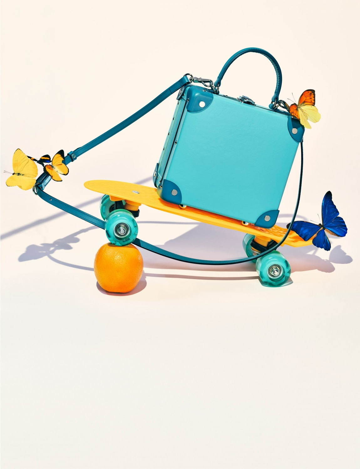 ティファニー X グローブ・トロッター新作ミニトランク、ティファニー ブルーの実用的2WAYバッグ｜写真1